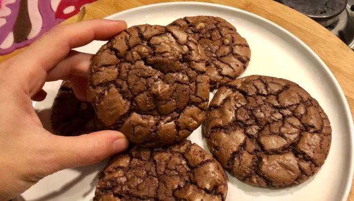 Çikolatalı çatlak kurabiye tarifi