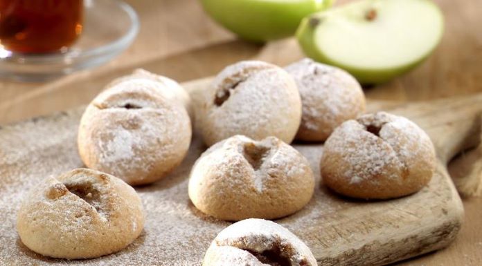Normal kurabiye şeklinde elmalı kurabiye şekil