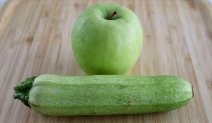 Yeşil elmalı kabak salatası tarifi.