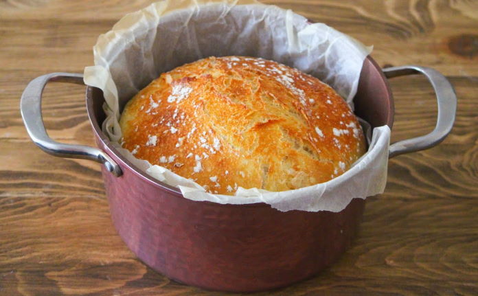 Tencerede mayalı ekmek tarifi. Evde ekmek yapımı.